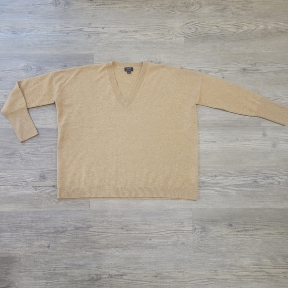 J. Crew Women's Cashmere Tan Pull Over Sweater Size Medium - Picture 1 of 9